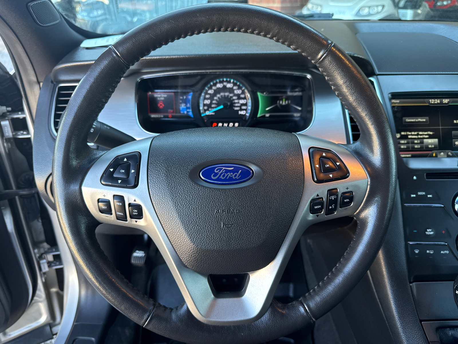 2015 Ford Taurus SEL 26