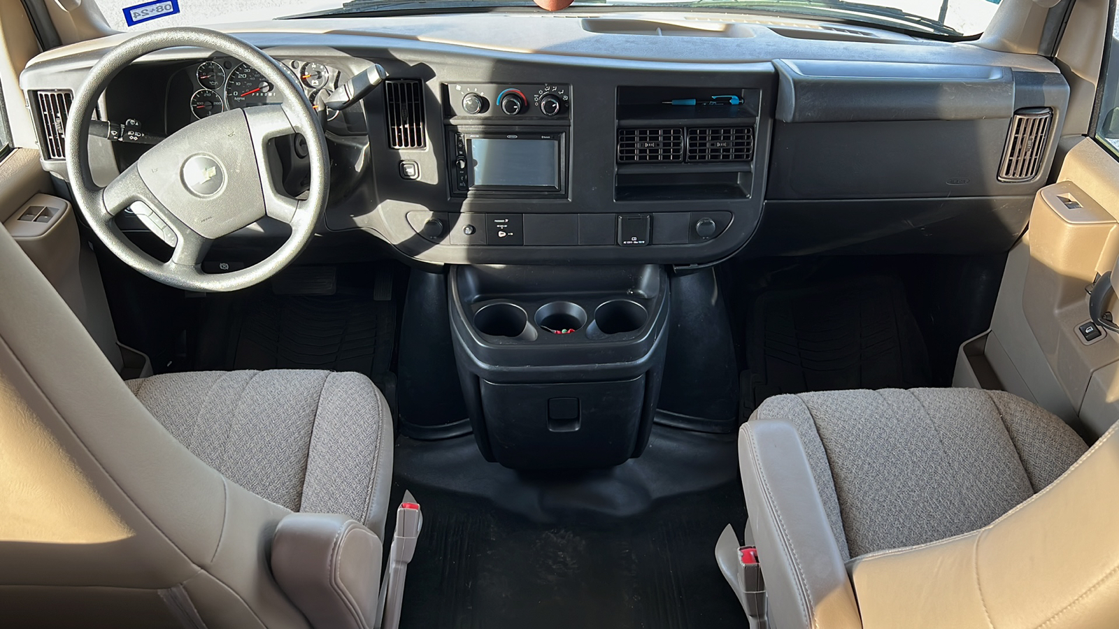 2018 Chevrolet Express 4500 Van 9