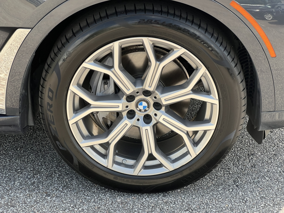 2019 BMW X7 xDrive40i 10
