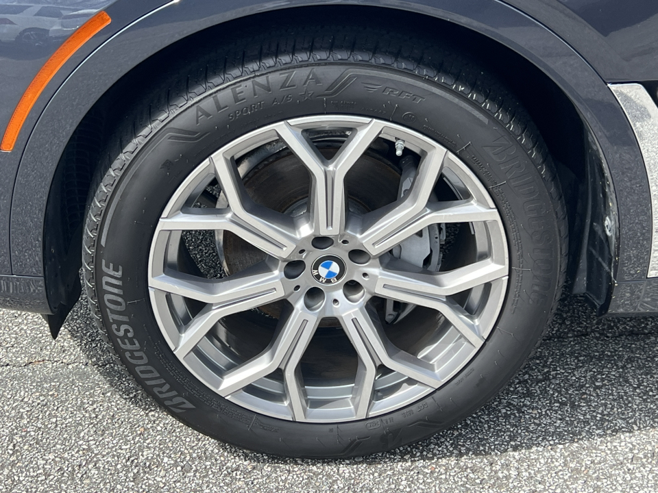 2020 BMW X7 xDrive40i 11