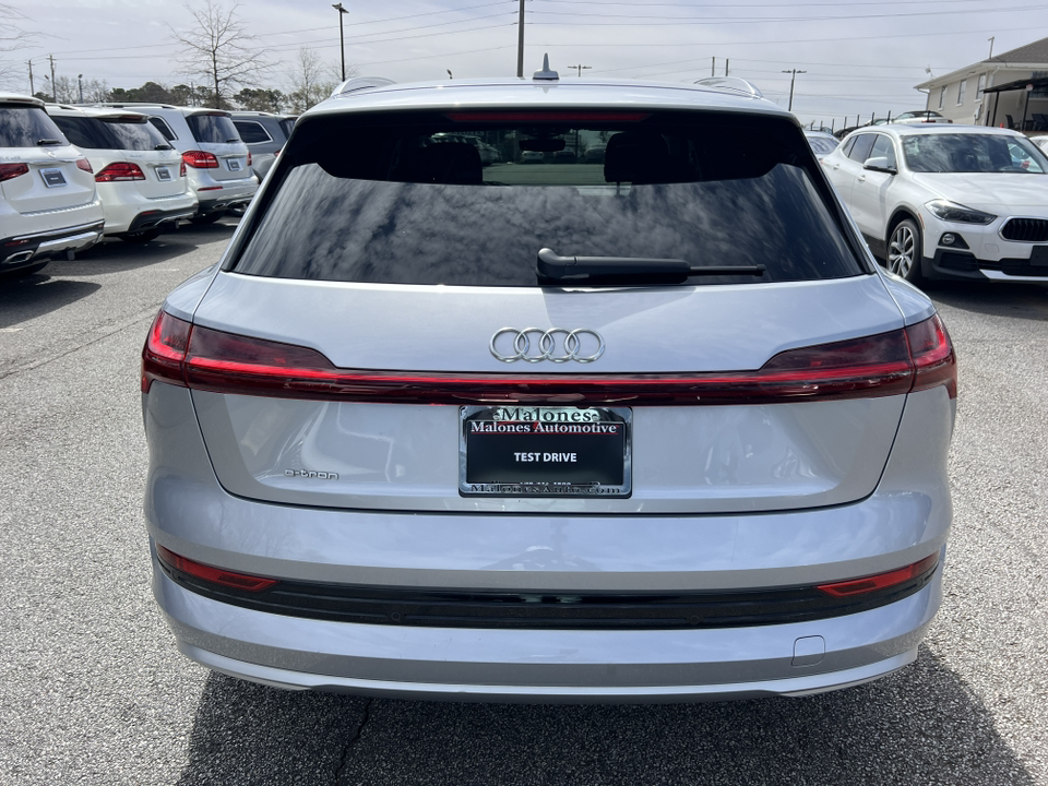 2019 Audi e-tron Prestige 4