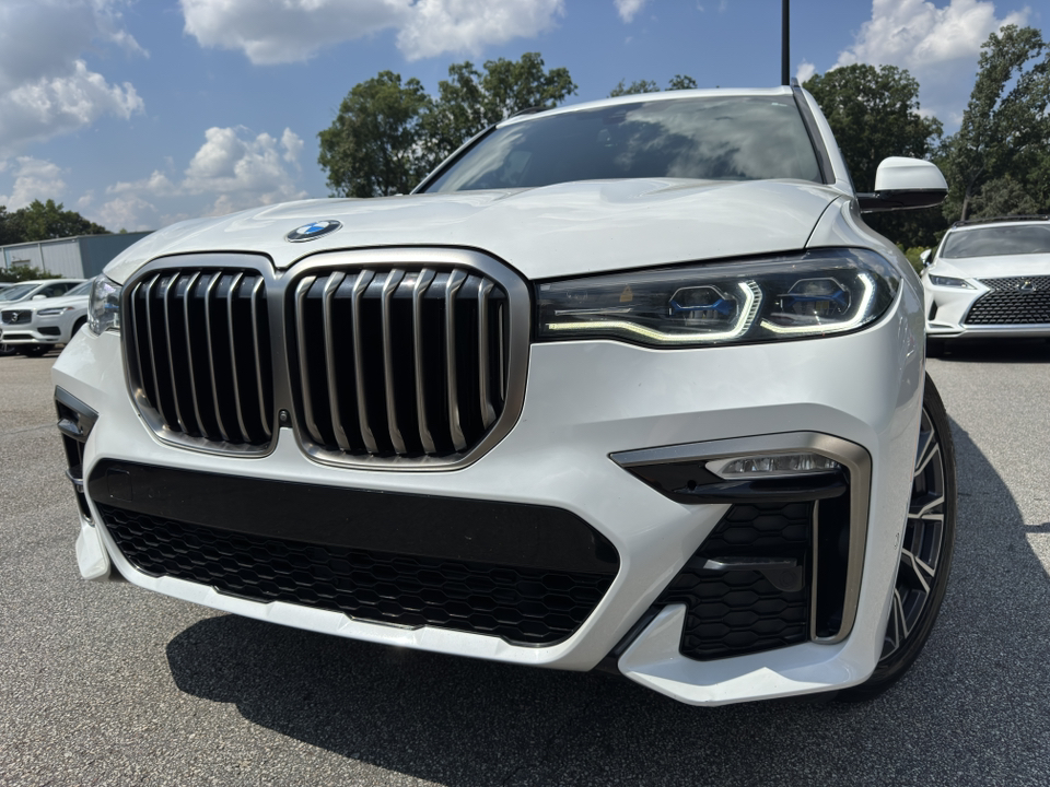 2021 BMW X7 M50i 1