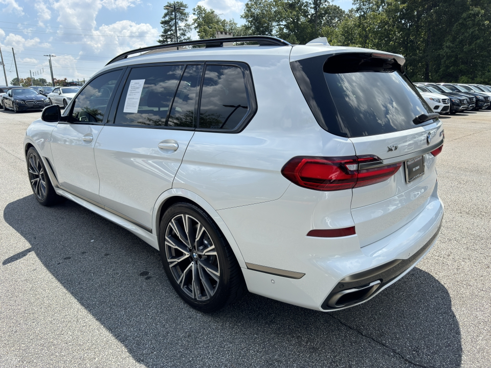 2021 BMW X7 M50i 3