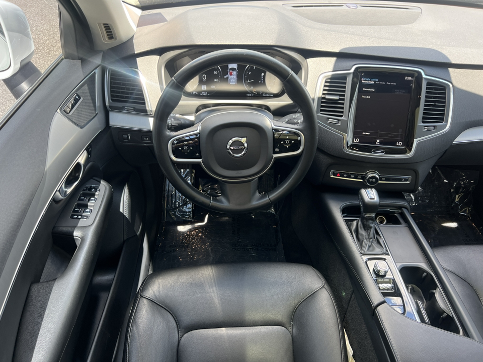 2021 Volvo XC90 T5 Momentum 23