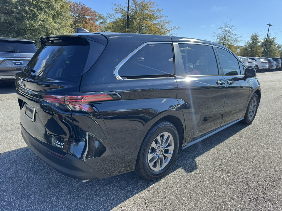 2022 Toyota Sienna XLE 7