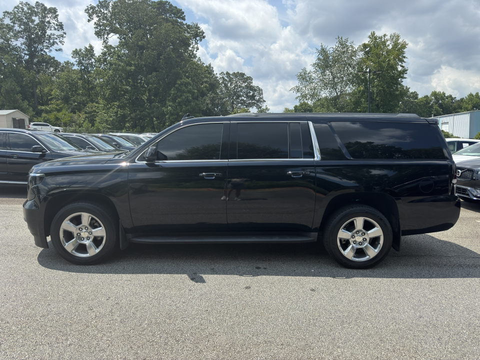 2017 Chevrolet Suburban LT 2