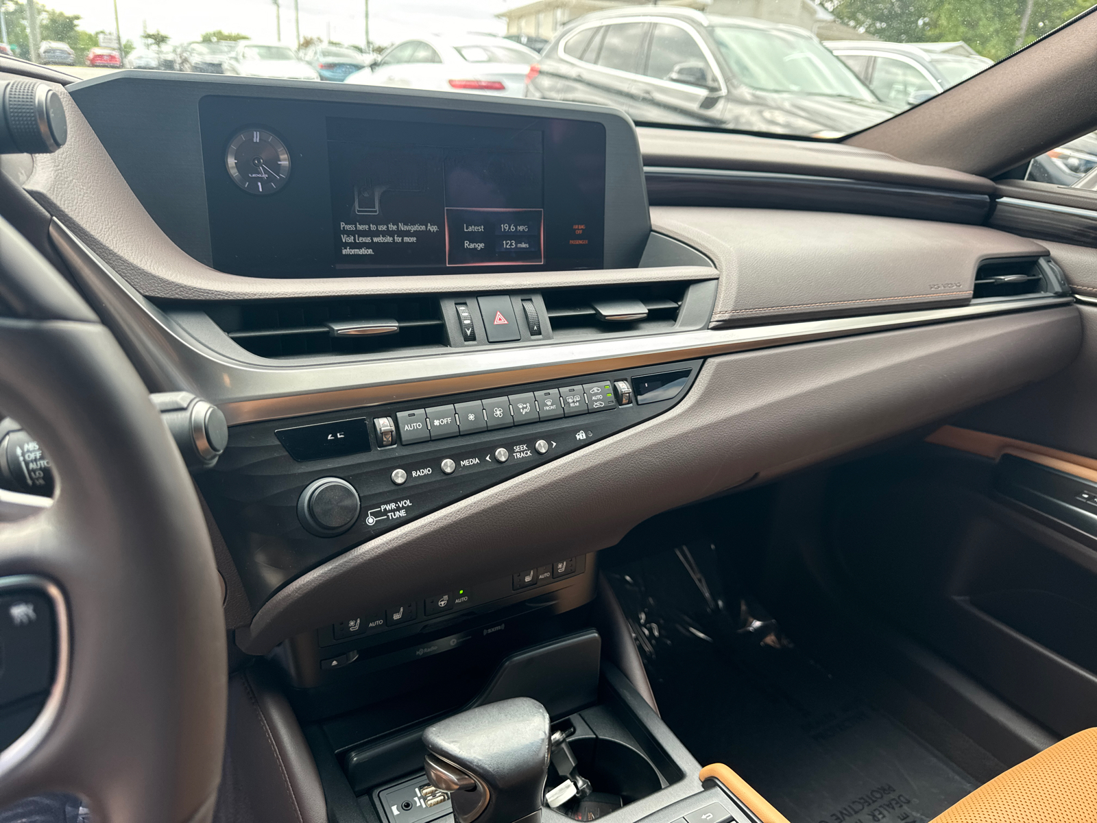 2019 Lexus ES 350 31