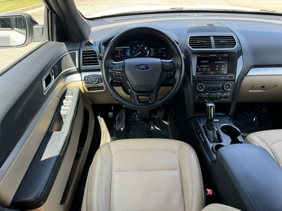 2016 Ford Explorer XLT 23