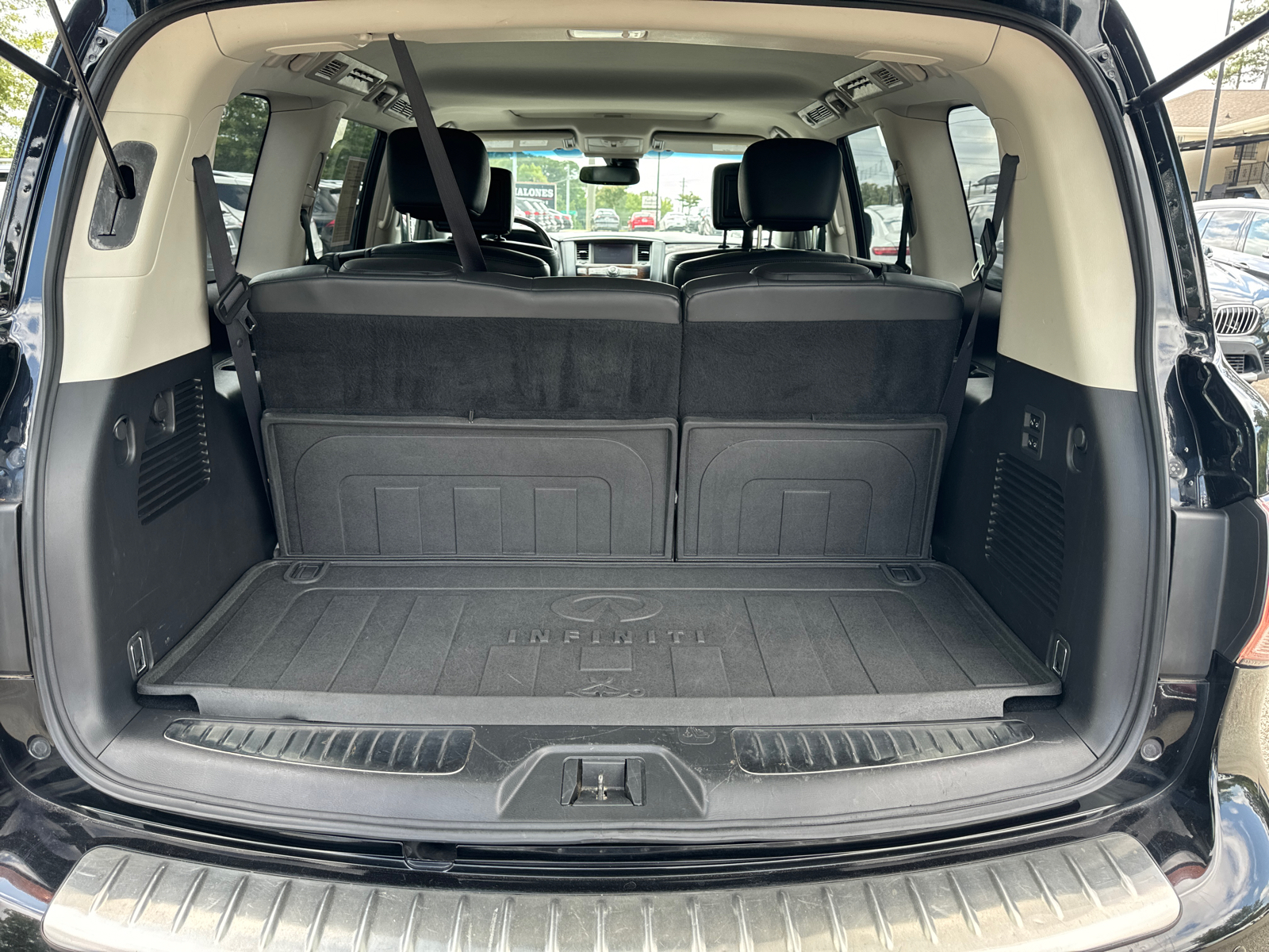 2014 INFINITI QX80 Base 18