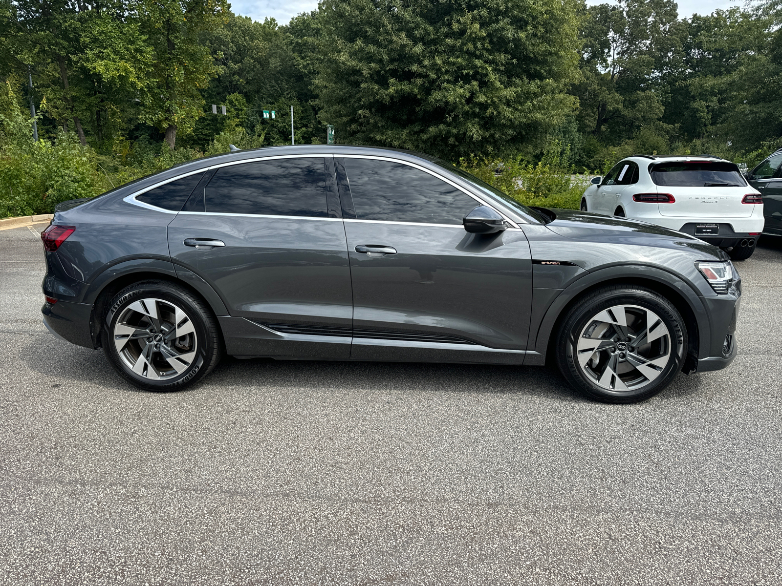 2022 Audi e-tron Sportback S line Premium 8