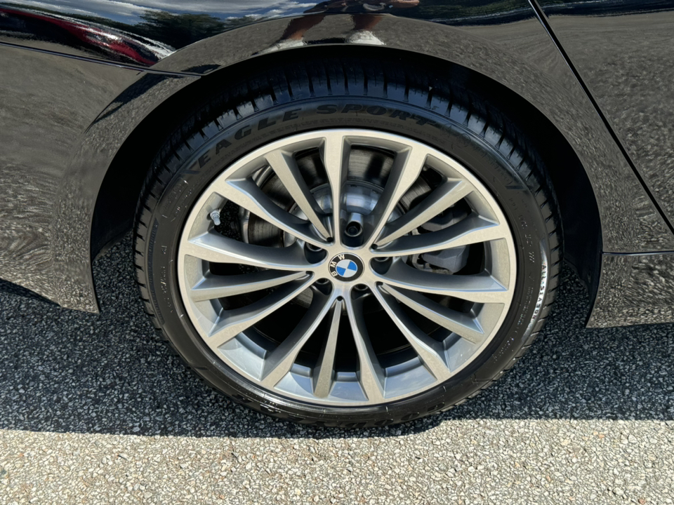 2021 BMW 5 Series 530i 17