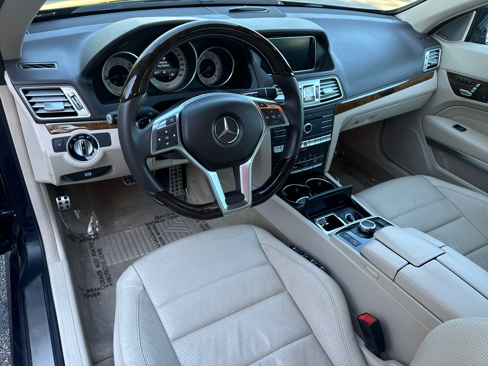 2016 Mercedes-Benz E-Class E 550 26