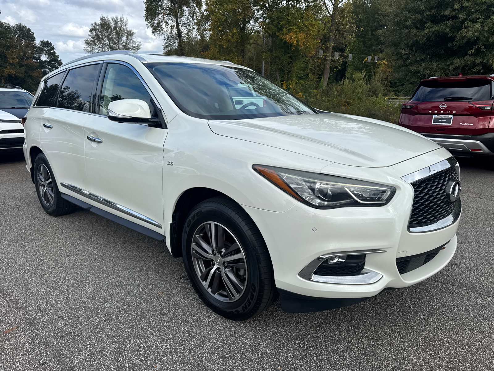 2019 INFINITI QX60 LUXE 1