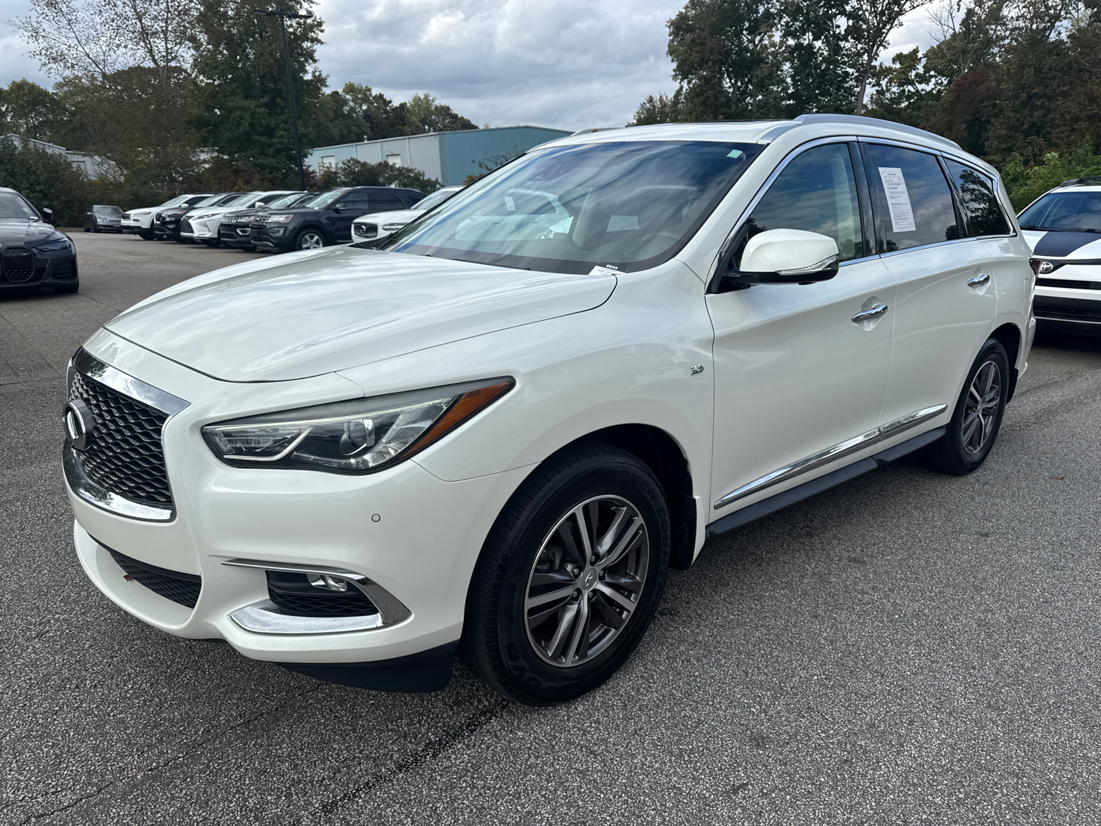 2019 INFINITI QX60 LUXE 3