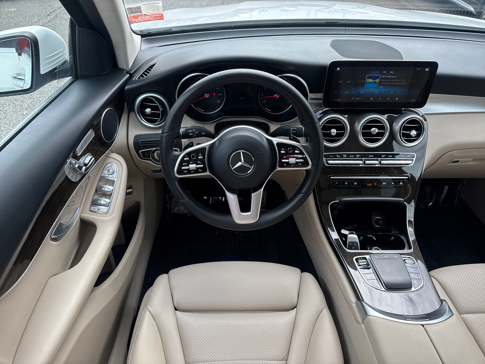 2021 Mercedes-Benz GLC GLC 300 23