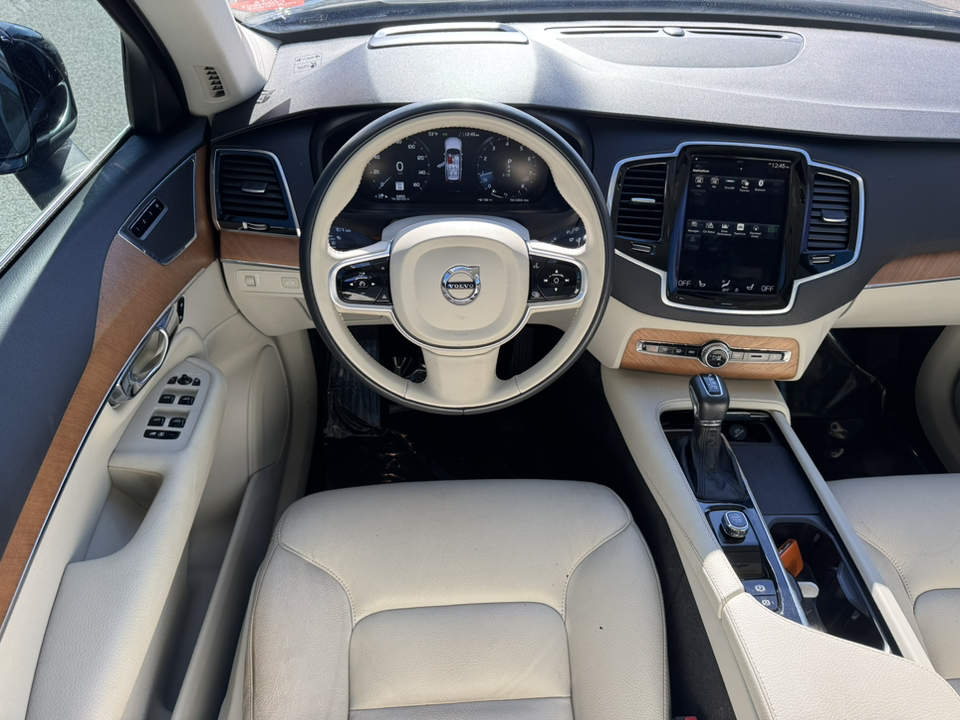 2022 Volvo XC90 T6 Momentum 22