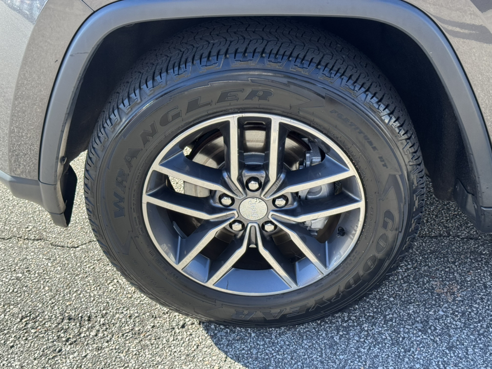 2017 Jeep Grand Cherokee Limited 11