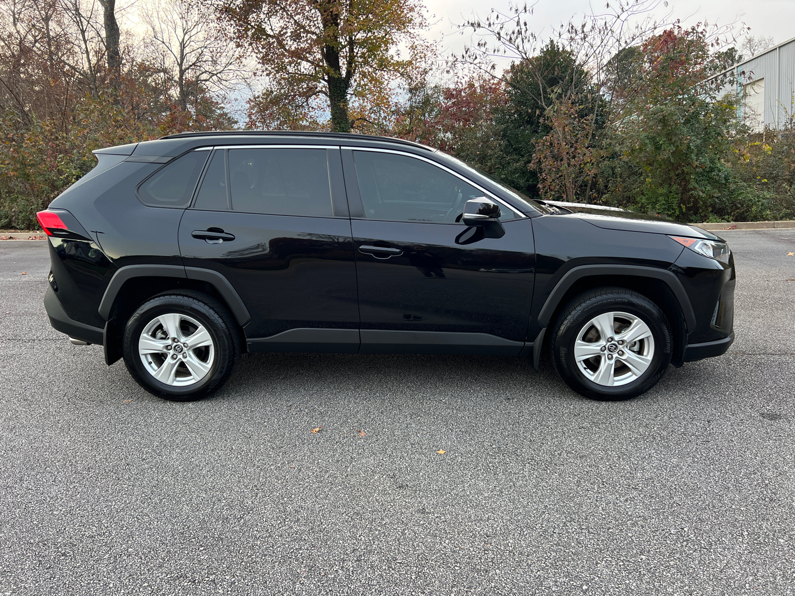 2021 Toyota RAV4 XLE 8