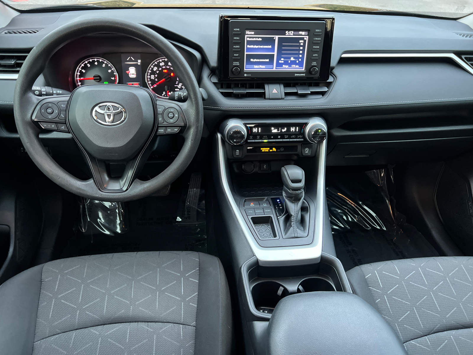 2021 Toyota RAV4 XLE 22