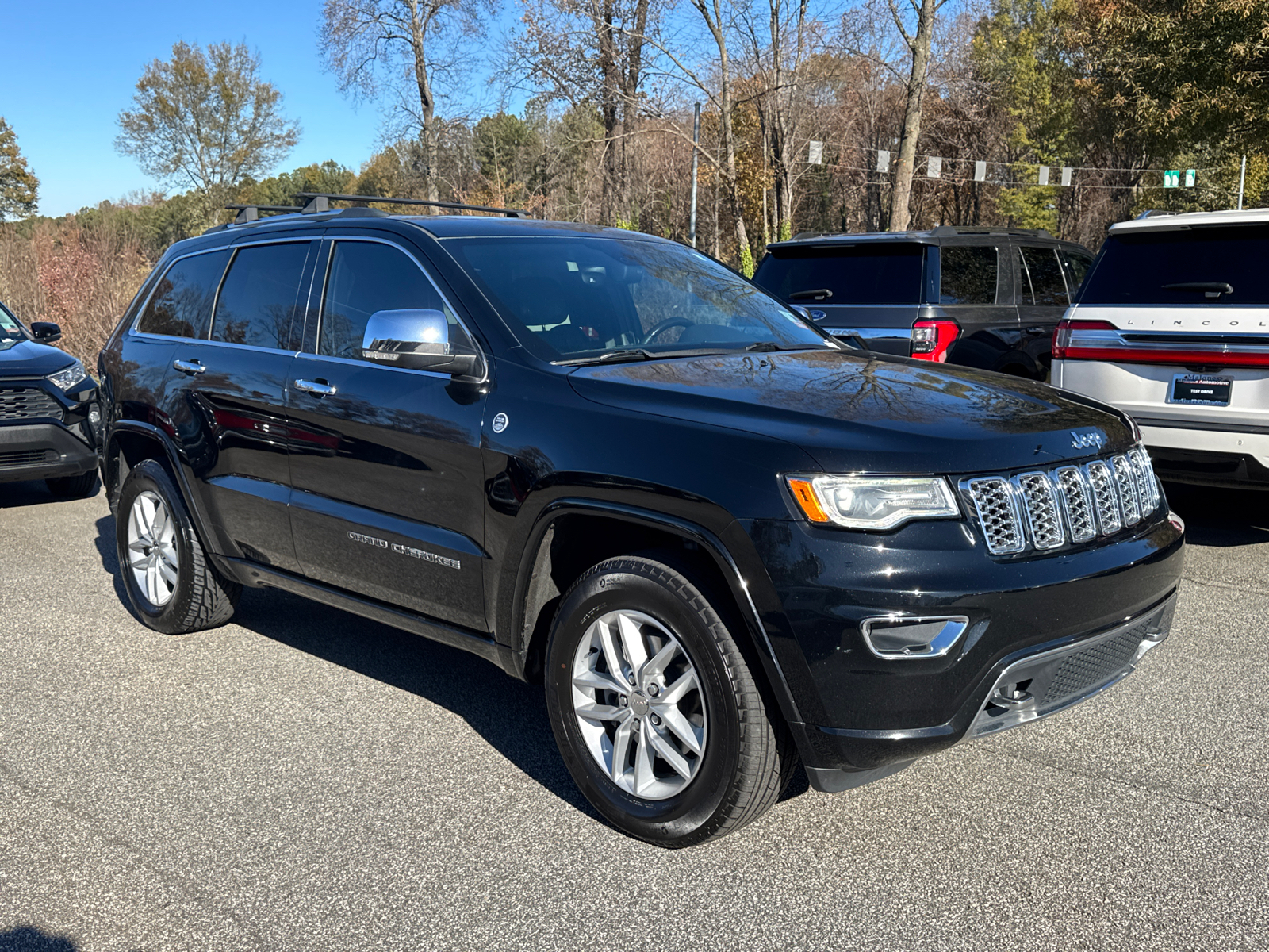 2017 Jeep Grand Cherokee Overland 1