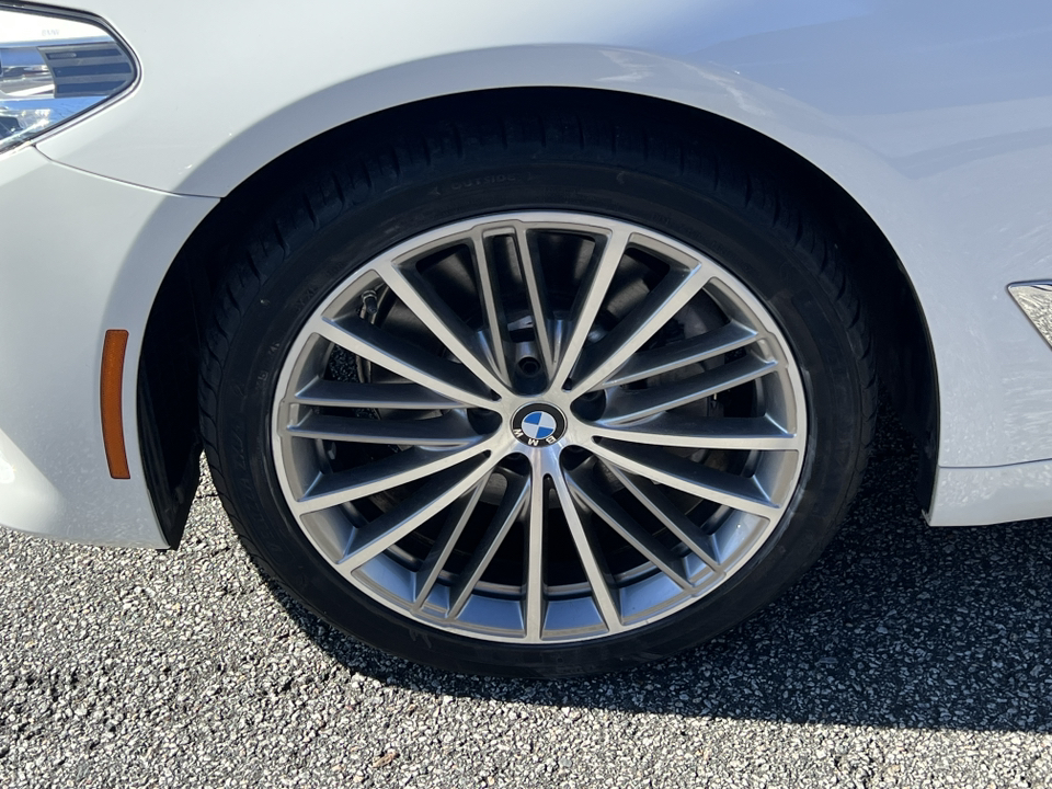 2018 BMW 5 Series 540i 11