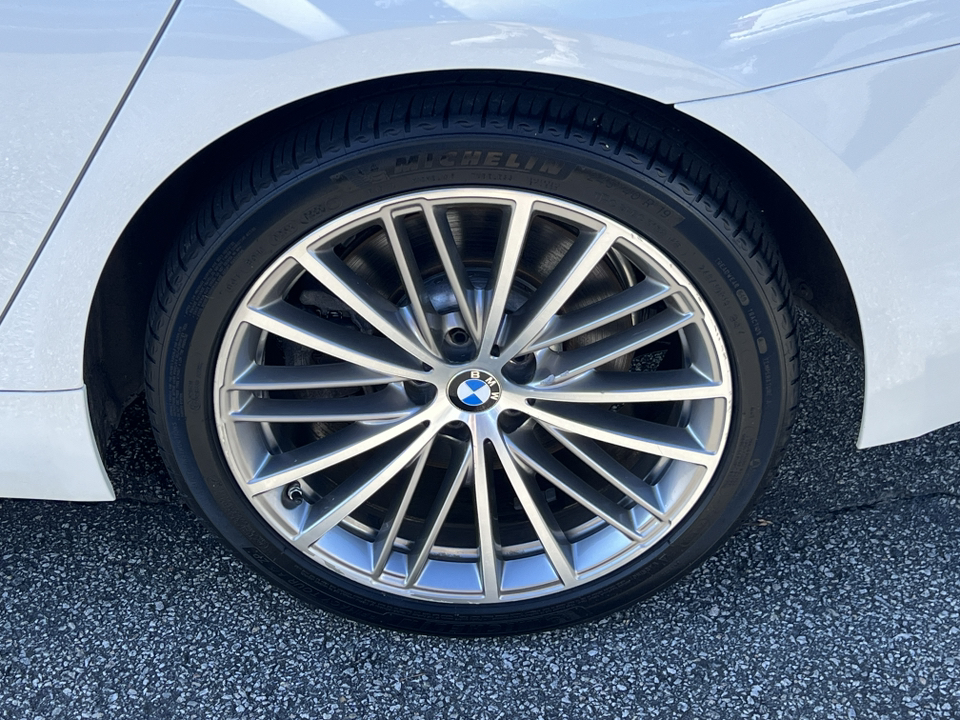 2018 BMW 5 Series 540i 19