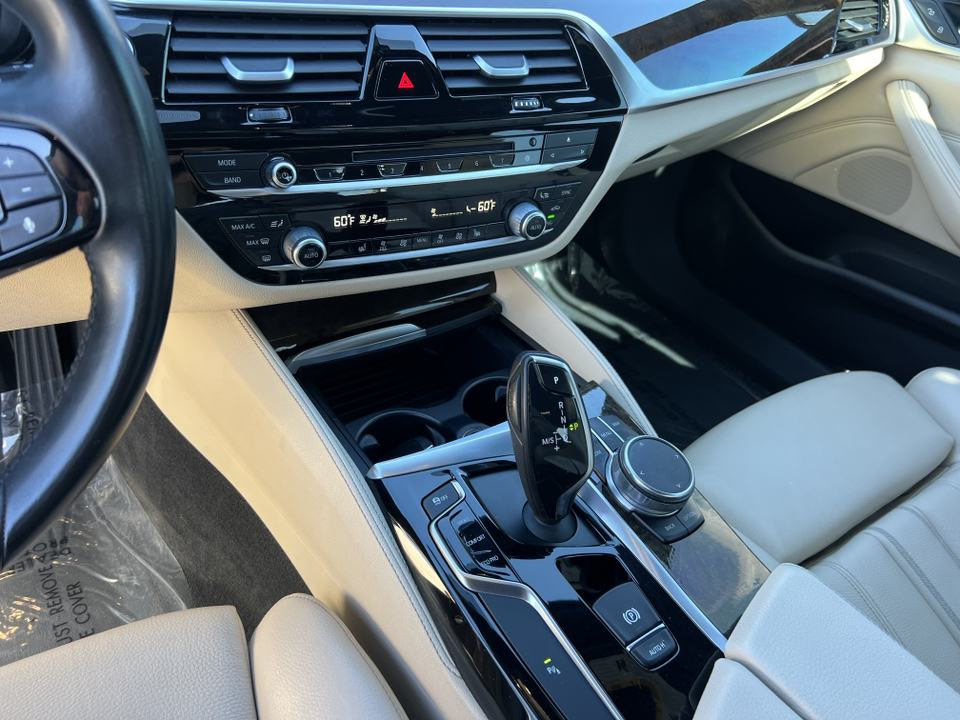 2018 BMW 5 Series 540i 30