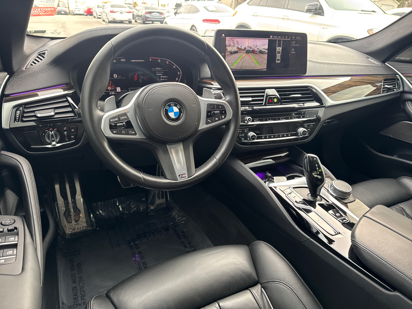 2022 BMW 5 Series M550i xDrive 22