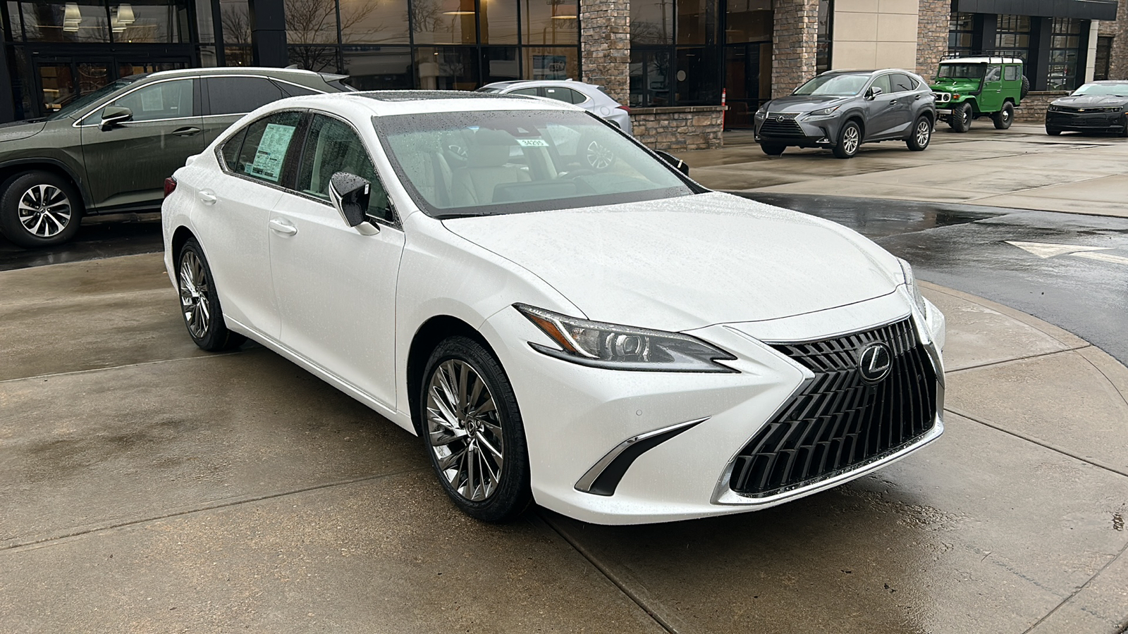 2024 Lexus ES Luxury 8