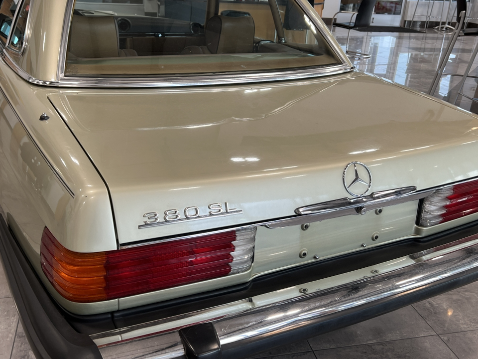 1984 Mercedes-Benz 300-Class 380 SL 22