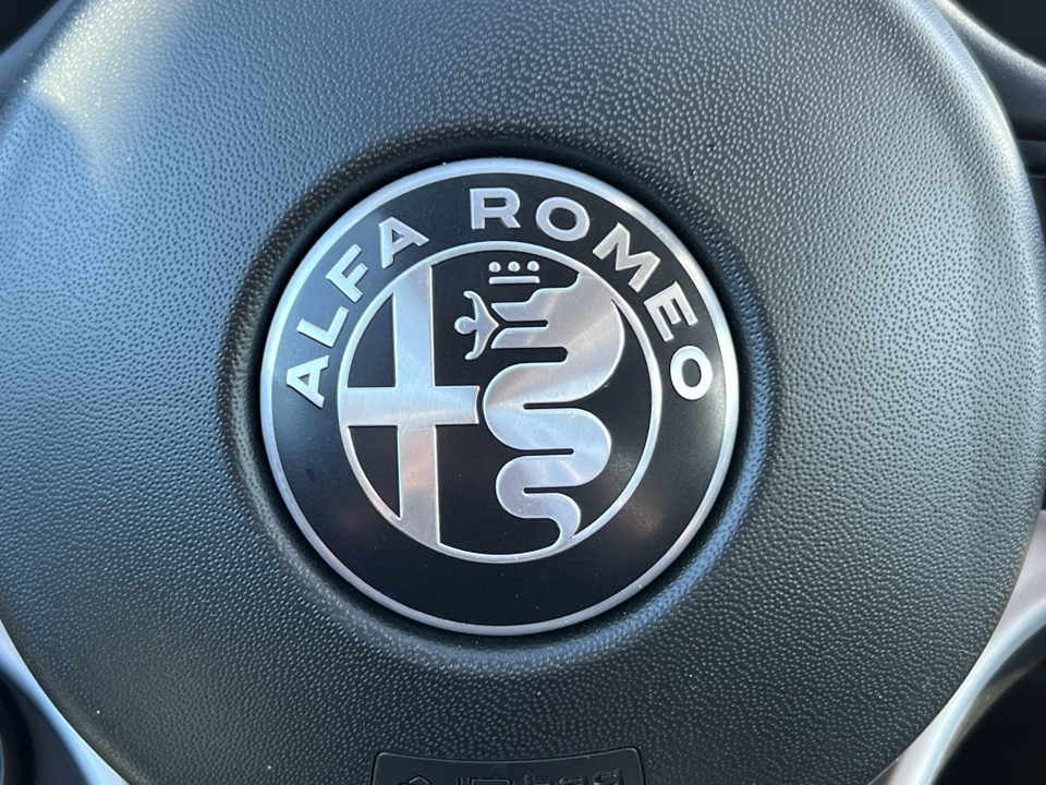 2019 Alfa Romeo Giulia Ti Sport 23