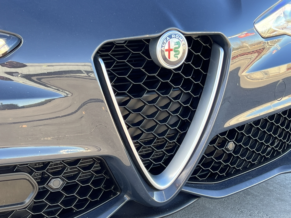 2019 Alfa Romeo Giulia Ti Sport 40