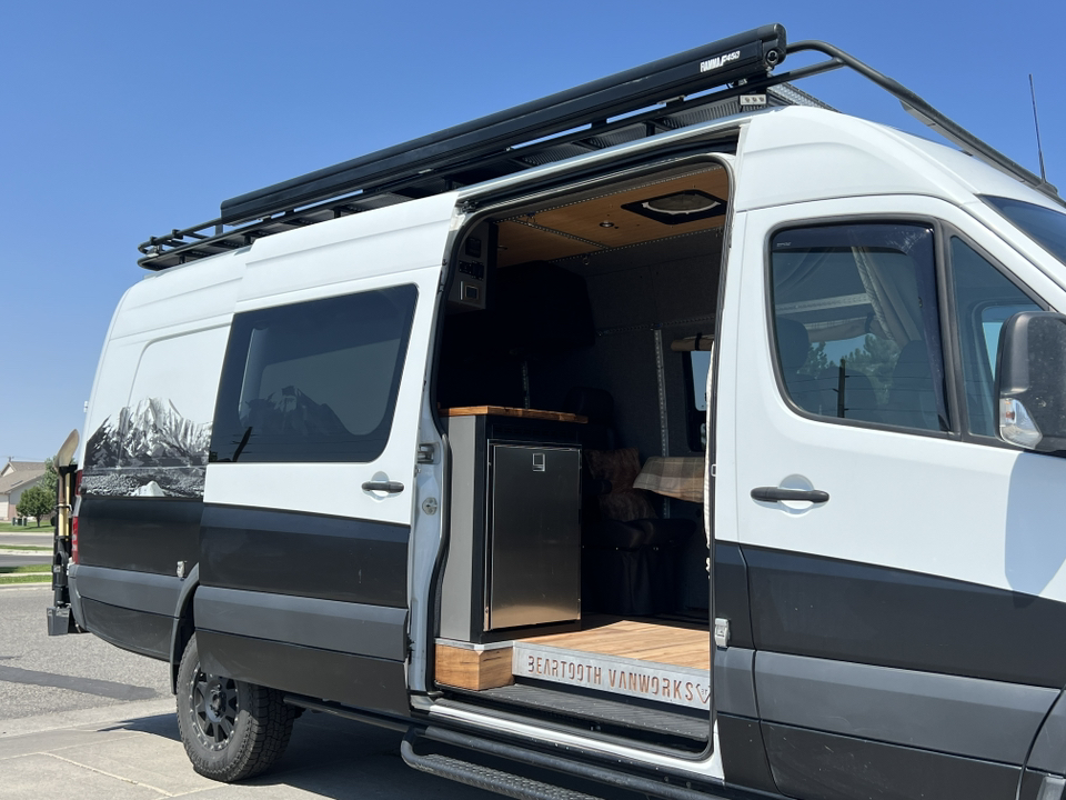 2018 Mercedes-Benz Sprinter 2500 Cargo 170 WB 3