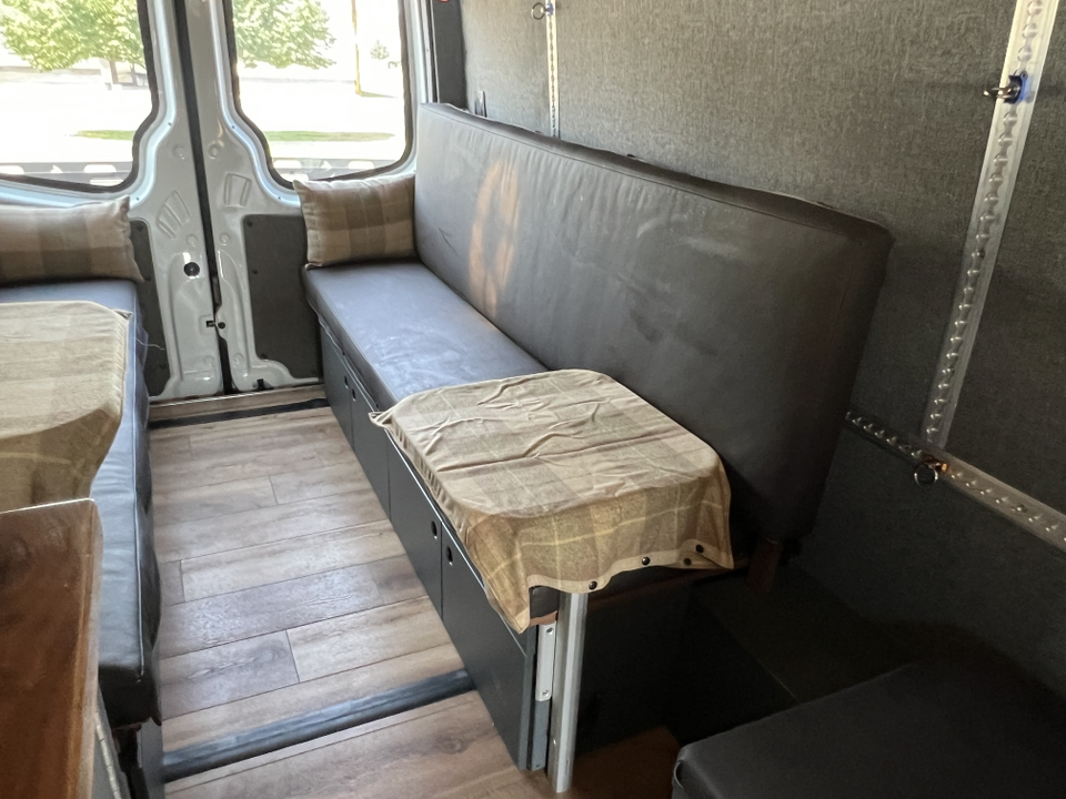 2018 Mercedes-Benz Sprinter 2500 Cargo 170 WB 19