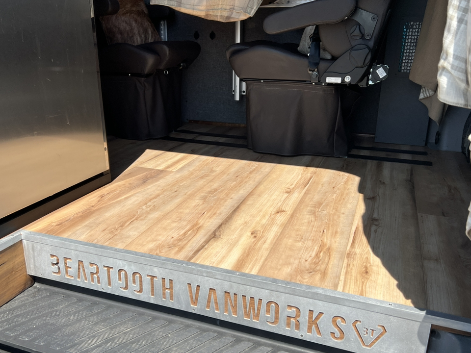 2018 Mercedes-Benz Sprinter 2500 Cargo 170 WB 30