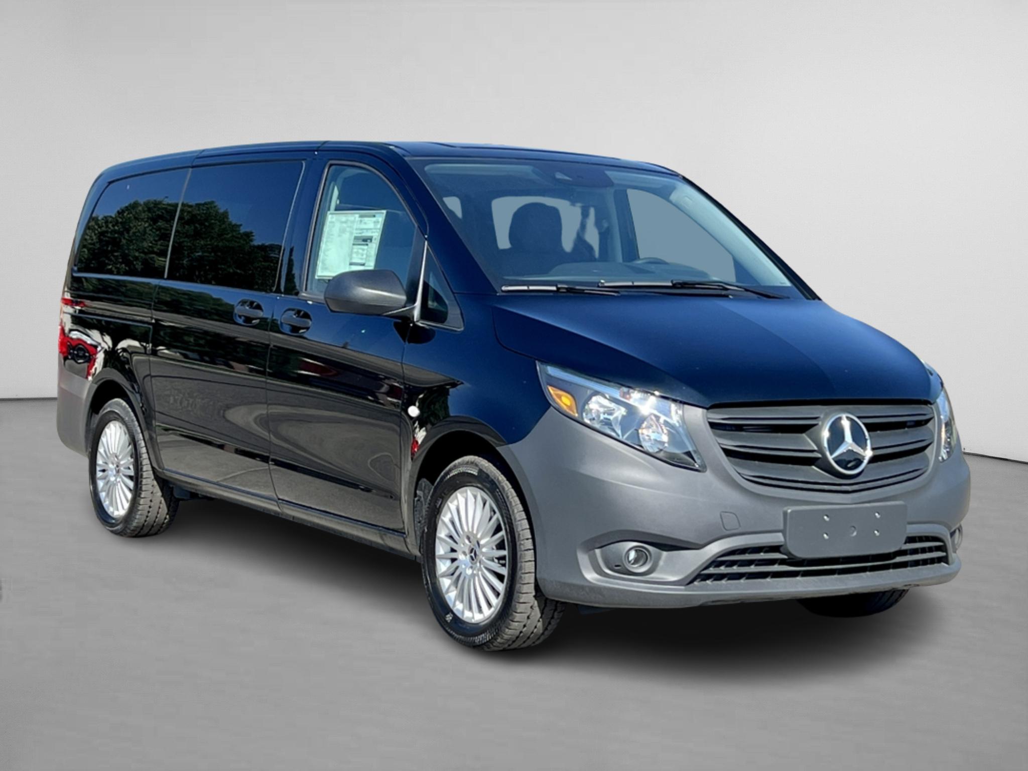 2023 Mercedes-Benz Metris Passenger 1