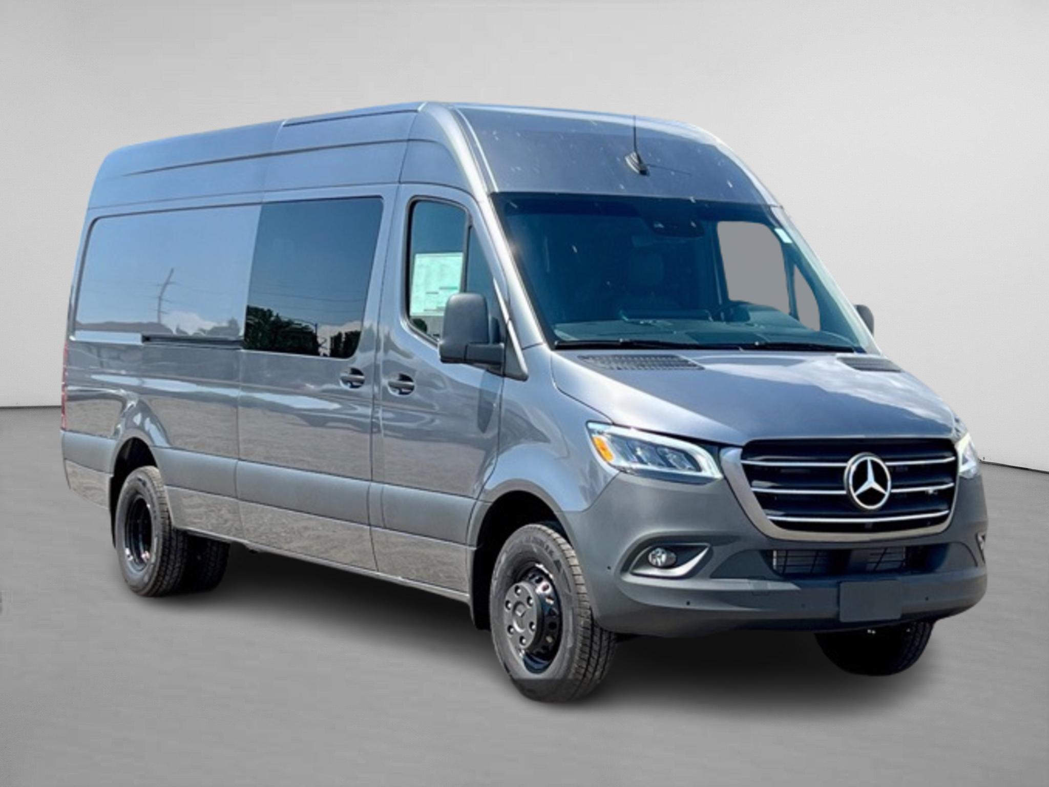 2023 Mercedes-Benz Sprinter 3500 Crew 170 in. WB 1