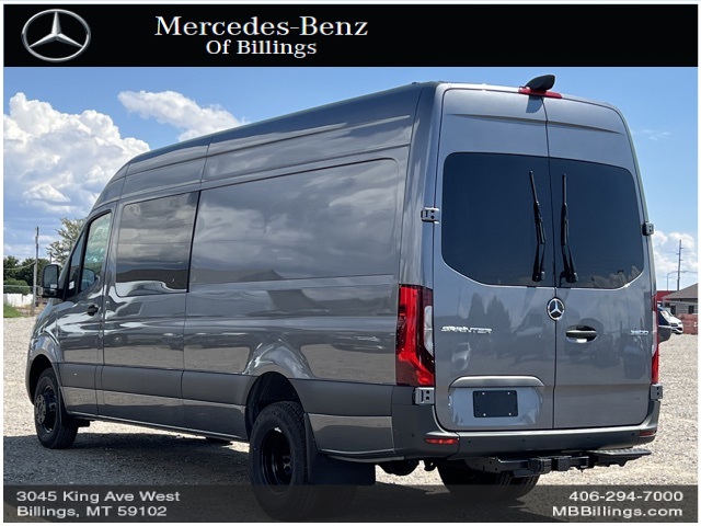 2023 Mercedes-Benz Sprinter 3500 Crew 170 in. WB 13