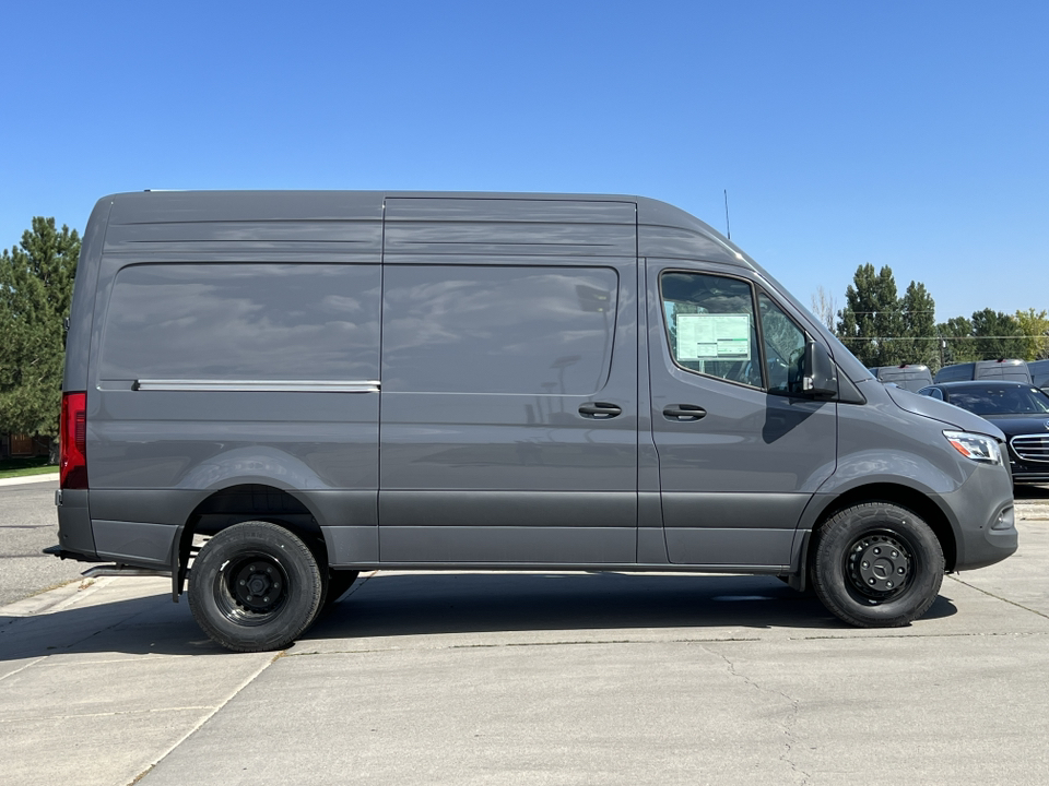 2024 Mercedes-Benz Sprinter 3500 Cargo 144 WB 2