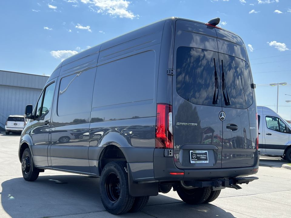 2024 Mercedes-Benz Sprinter 3500 Cargo 144 WB 10