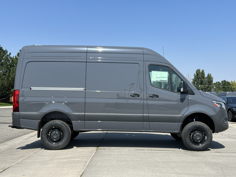 2024 Mercedes-Benz Sprinter 2500 Crew 144 WB 8