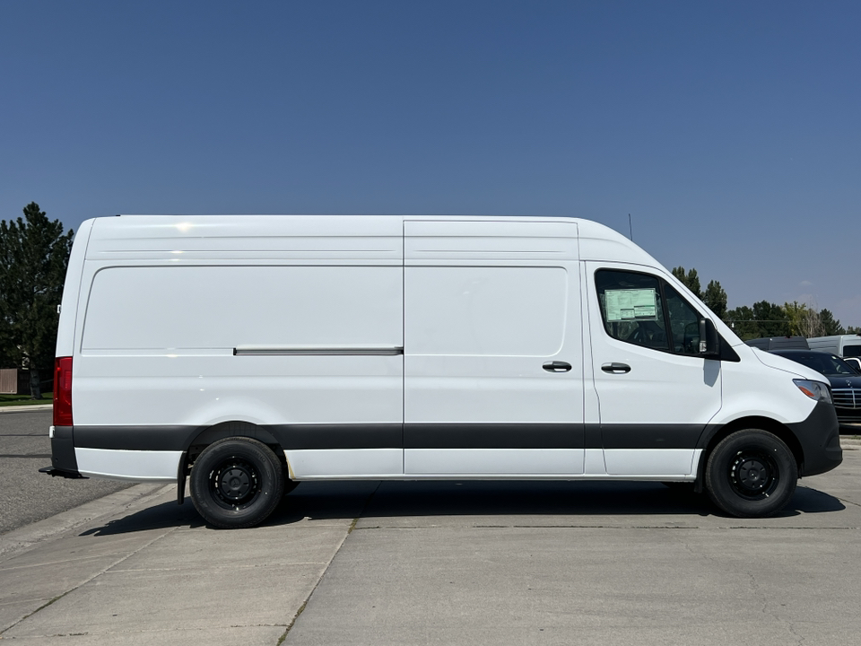 2024 Mercedes-Benz Sprinter 2500 Cargo 170 WB 2