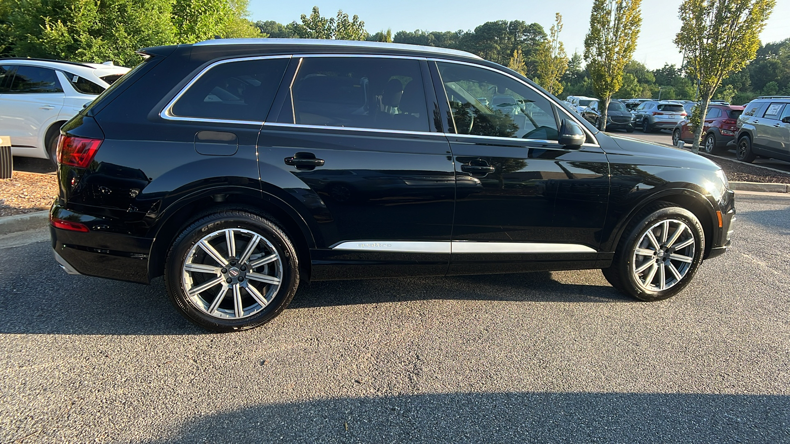 2019 Audi Q7 45 SE Premium Plus 8