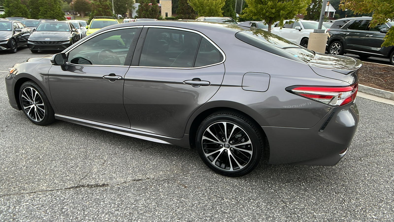 2019 Toyota Camry SE 5