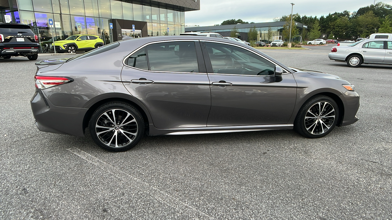 2019 Toyota Camry L 8