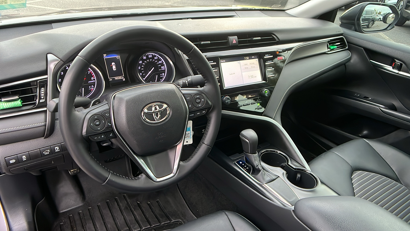 2019 Toyota Camry SE 20