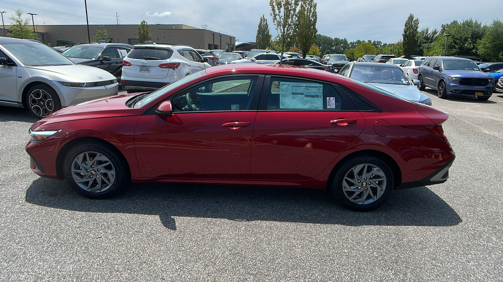 2024 Hyundai Elantra Hybrid Blue 8