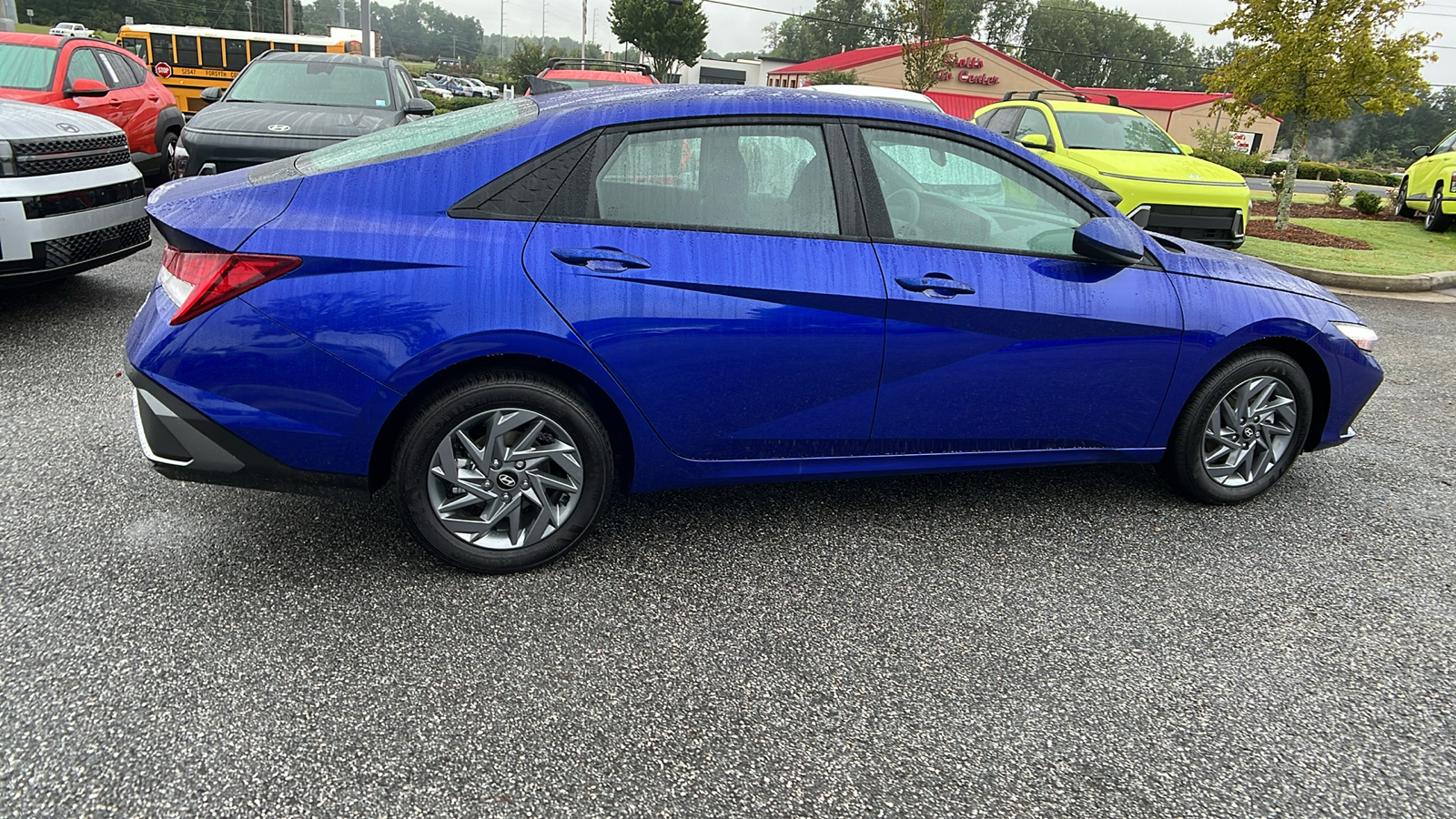 2024 Hyundai Elantra Hybrid Blue 7