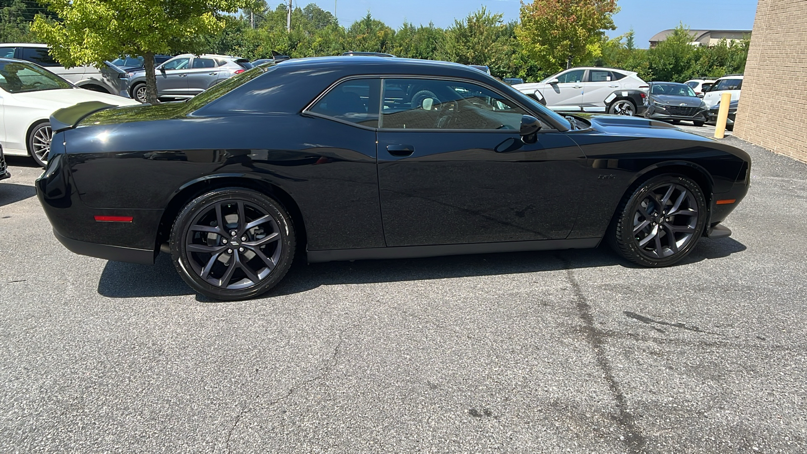 2023 Dodge Challenger R/T 8