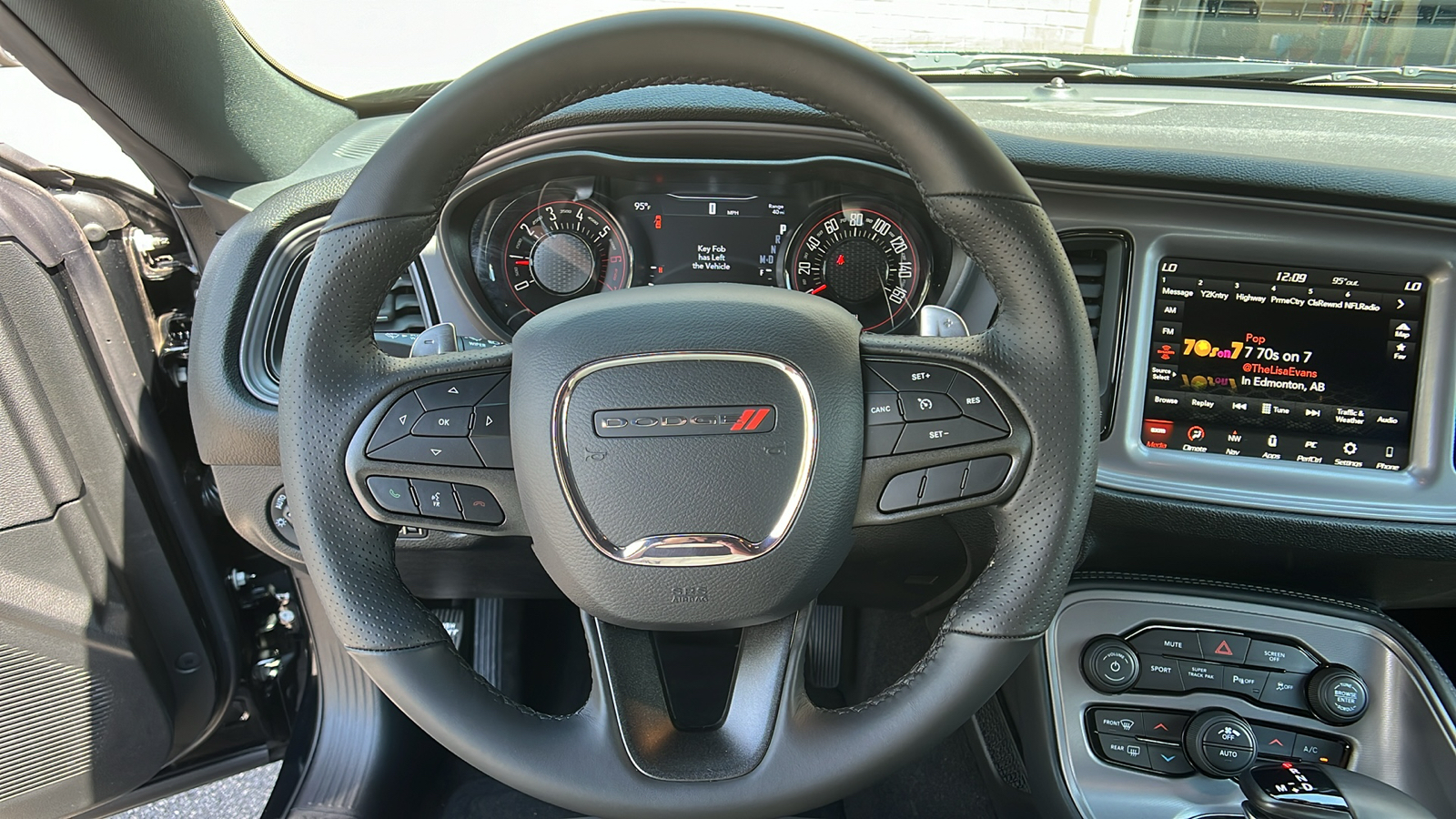 2023 Dodge Challenger R/T 18